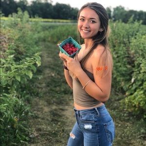 Meet your Posher, Julia